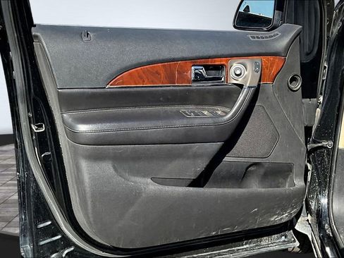 Used 2013 Lincoln MKX AWD image 16