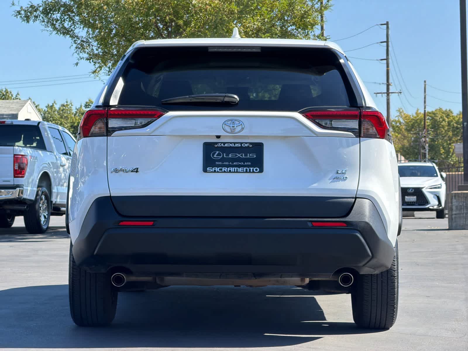 Used 2024 Toyota RAV4 LE AWD/4WD image 8
