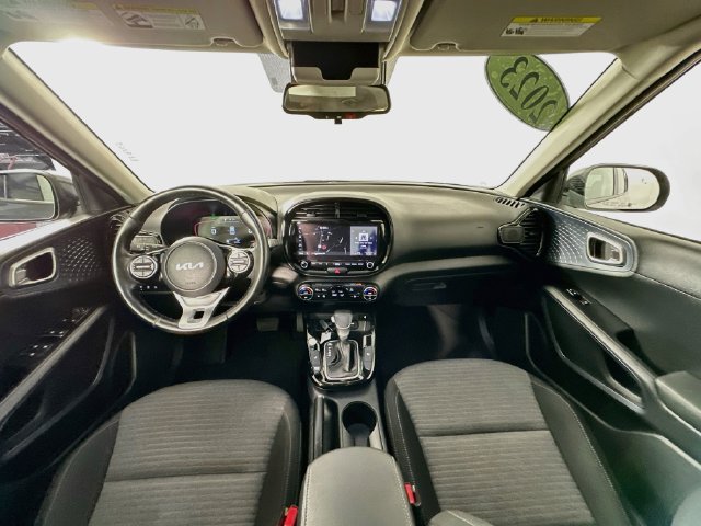 Used 2023 Kia Soul EX FWD image 3