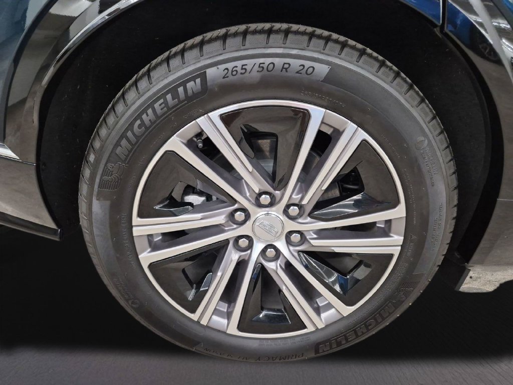 Certified 2024 Cadillac Lyriq Luxury RWD image 16