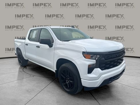 Used 2025 Chevrolet Silverado 1500 Custom image 7