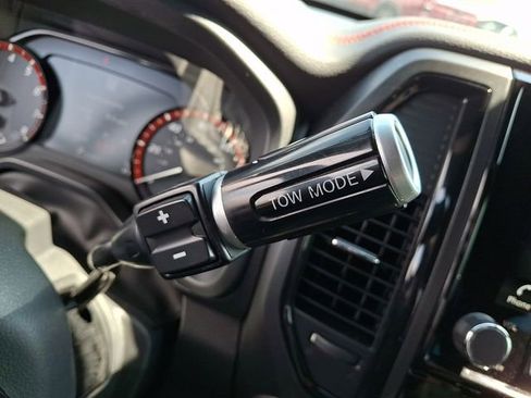 Used 2024 Nissan Titan PRO-4X w/ Off Road Protection Package image 17