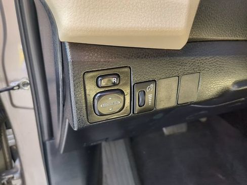 Used 2014 Toyota Corolla LE FWD image 15