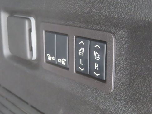 Used 2024 Chevrolet Tahoe Z71 w/ Z71 Off-Road Package image 31