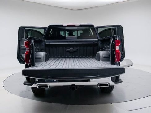 Used 2024 Chevrolet Silverado 1500 LT w/ Z71 Off-Road Package AWD/4WD image 21