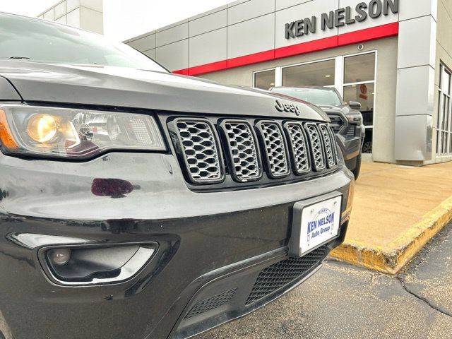 Used 2020 Jeep Grand Cherokee Altitude AWD/4WD image 4