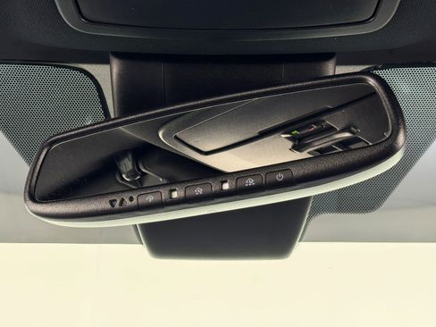 Used 2025 Toyota Sienna XSE w/ XSE Plus Package image 32