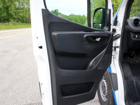 Used 2020 Mercedes-Benz Sprinter 2500 image 21