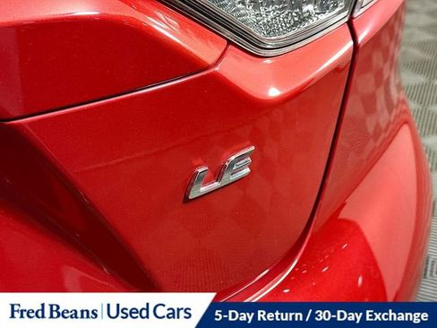 Used 2021 Toyota Corolla LE image 29