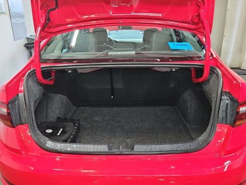 Used 2019 Volkswagen Jetta SEL FWD image 3