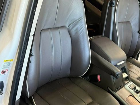 Used 2010 Land Rover Range Rover HSE AWD/4WD image 24
