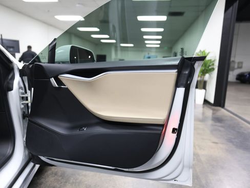 Used 2017 Tesla Model S P100D image 34