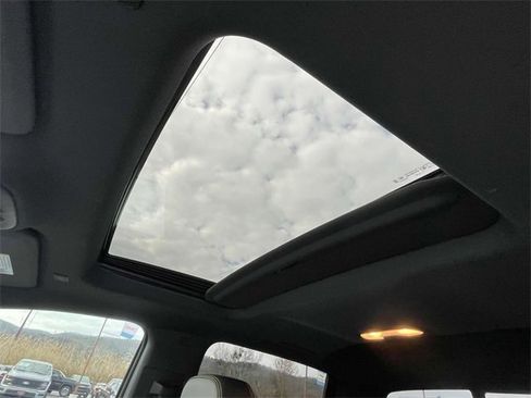 Certified 2025 Chevrolet Colorado ZR2 w/ Technology Package image 17