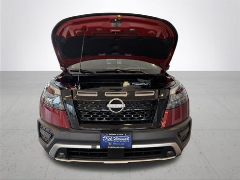 Used 2024 Nissan Pathfinder Rock Creek AWD/4WD image 4