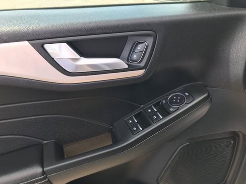 Certified 2021 Ford Escape SE image 6