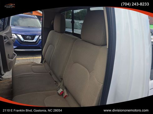 Used 2017 Nissan Frontier SV RWD image 9