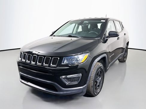 Used 2020 Jeep Compass Sport image 4
