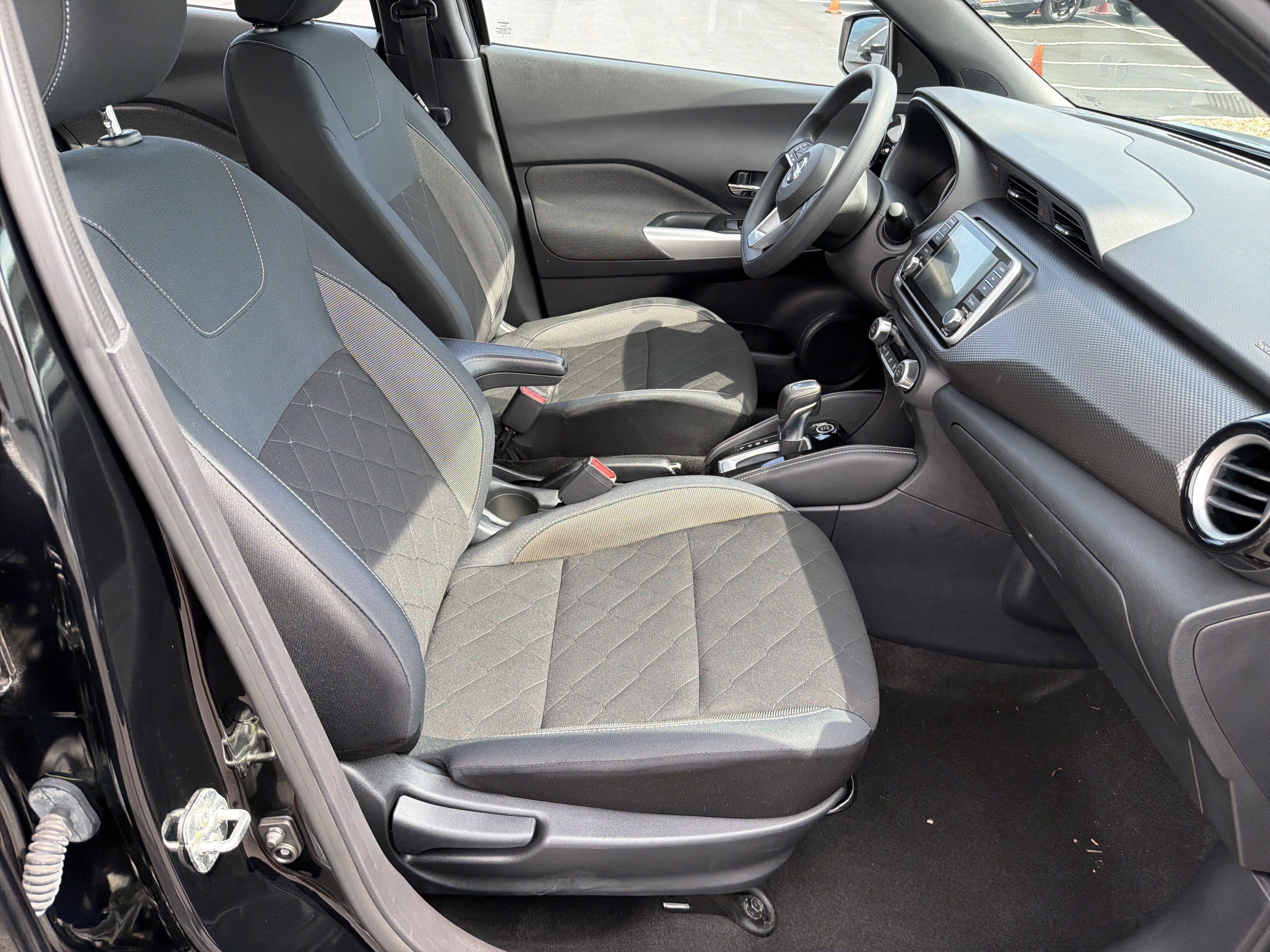 Used 2020 Nissan Kicks SV FWD image 13