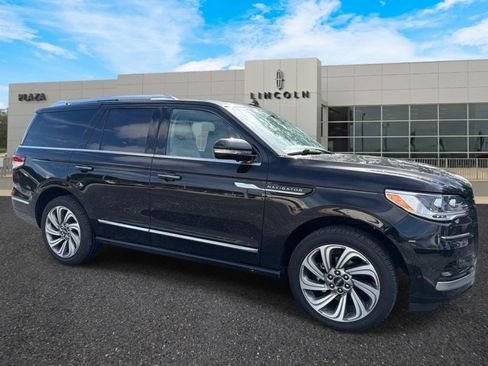 Used 2023 Lincoln Navigator Reserve RWD image 1