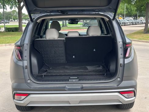 Used 2025 Hyundai Tucson Limited image 12