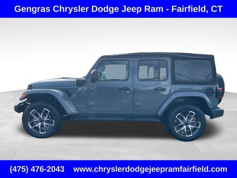 Used 2024 Jeep Wrangler Unlimited w/ Convenience Group AWD/4WD image 4
