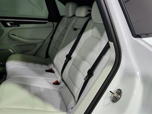 Used 2023 Porsche Macan GTS image 22