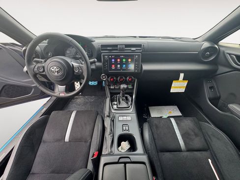 Used 2025 Toyota GR86 Premium image 10