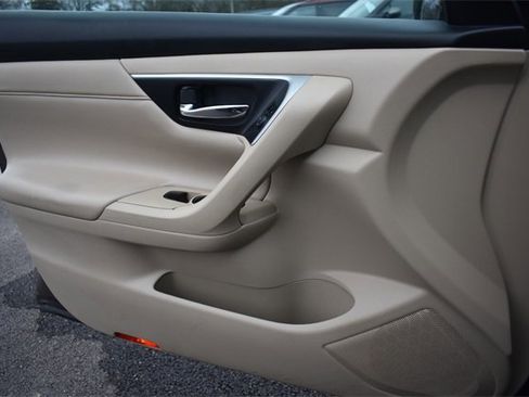 Used 2017 Nissan Altima 2.5 SL w/ Moonroof Package image 33