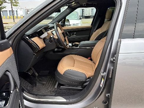 Used 2024 Land Rover Range Rover Sport Dynamic SE AWD/4WD image 8