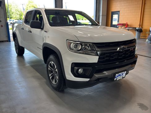 Used 2021 Chevrolet Colorado Z71 w/ Safety Package AWD/4WD image 7