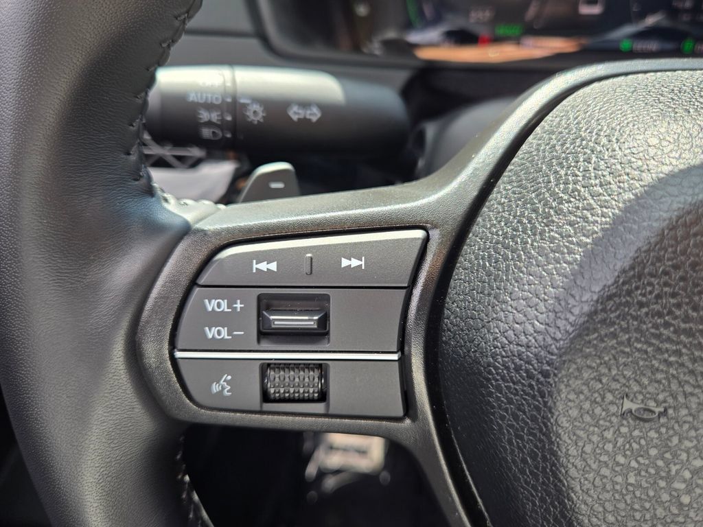 Used 2025 Honda Accord Sport image 25