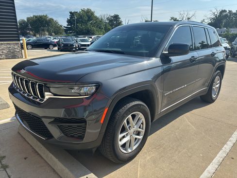 Used 2025 Jeep Grand Cherokee Laredo X w/ Luxury Tech Group I AWD/4WD image 1