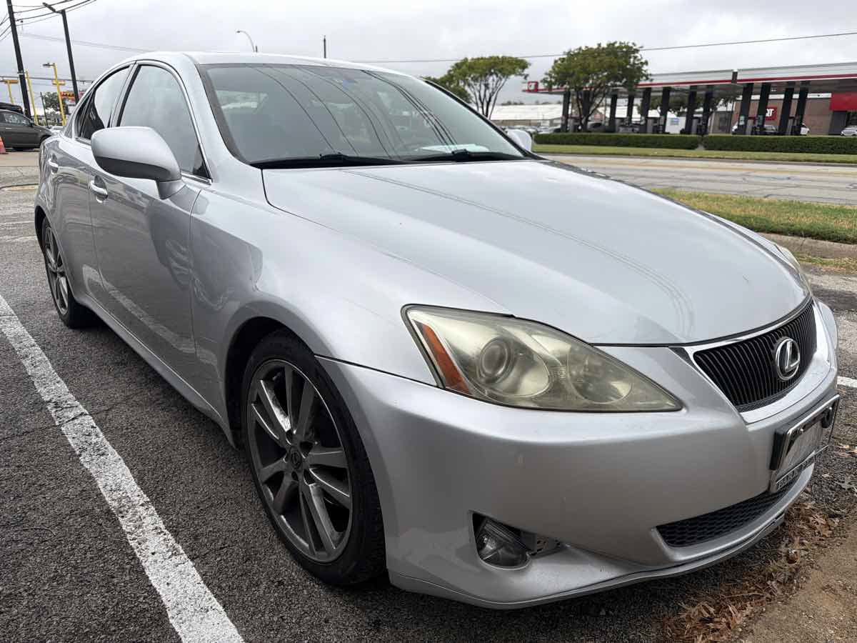 Used 2008 Lexus IS 250 w/ Premium Pkg RWD image 2