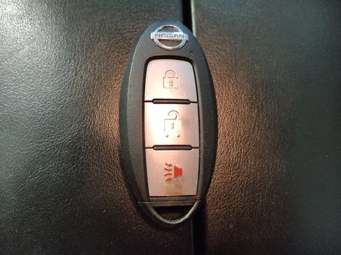 Used 2021 Nissan Rogue S AWD/4WD image 32