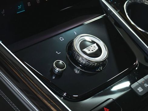 Used 2025 Cadillac Escalade Premium Luxury w/ LPO, Floor Liner Package AWD/4WD image 41