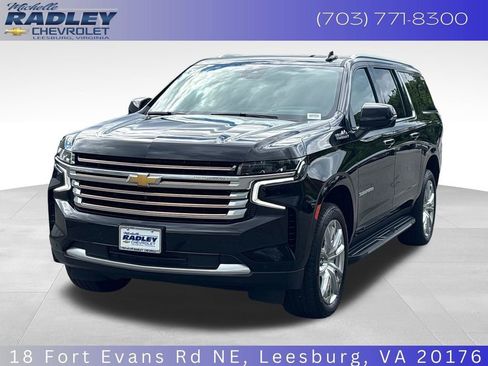 Used 2024 Chevrolet Suburban High Country AWD/4WD image 1