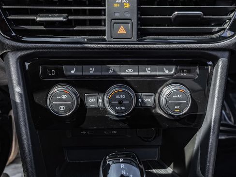 Certified 2023 Volkswagen Taos SEL AWD/4WD image 20