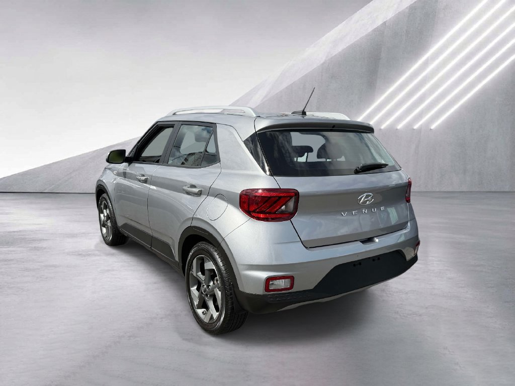 Certified 2024 Hyundai Venue SEL FWD image 5