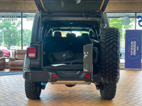 Used 2023 Jeep Wrangler Unlimited w/ Cold Weather Group AWD/4WD image 11