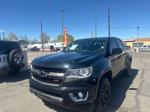 Used 2017 Chevrolet Colorado Z71 AWD/4WD image 2