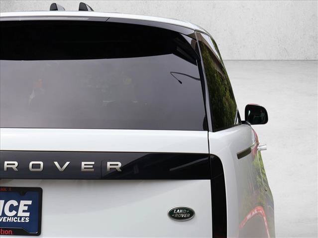 Used 2023 Land Rover Range Rover SE AWD/4WD image 8