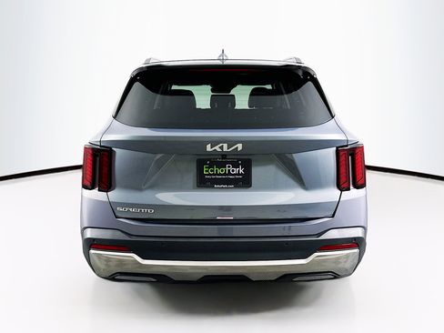 Used 2025 Kia Sorento S w/ Panoramic Sunroof Package image 7