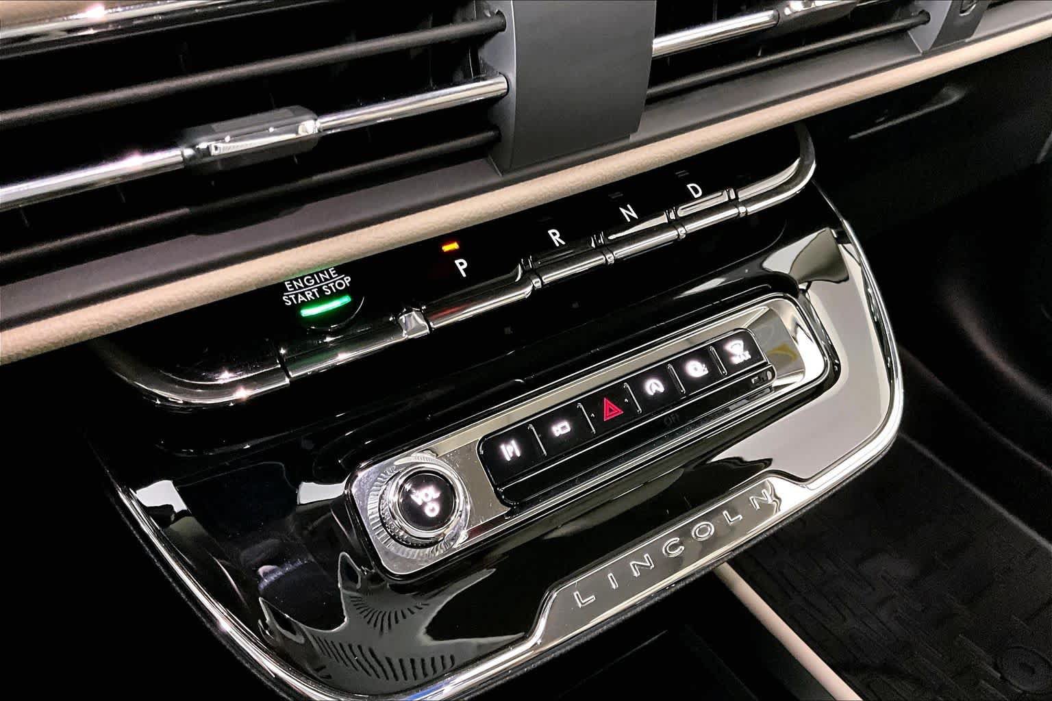 Used 2025 Lincoln Corsair FWD image 34