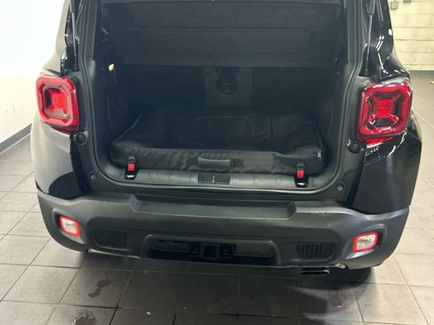 Used 2019 Jeep Renegade Limited w/ Quick Order Package 22P AWD/4WD image 12