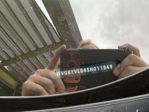 Used 2025 Volkswagen ID. Buzz 1st Edition image 43