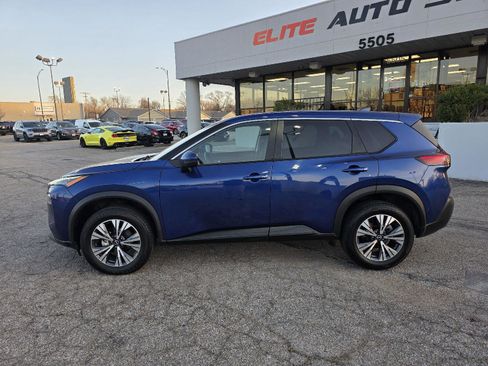 Used 2022 Nissan Rogue SV image 8