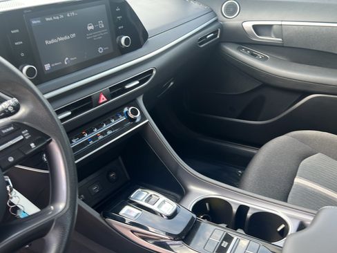 Certified 2021 Hyundai Sonata SE w/ Preferred Accessory Package FWD image 11