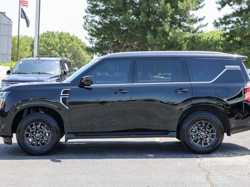 Used 2025 Nissan Armada SV AWD/4WD image 20