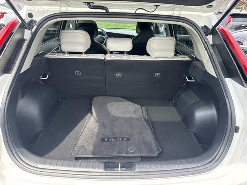 Used 2023 Kia Niro EX FWD image 7