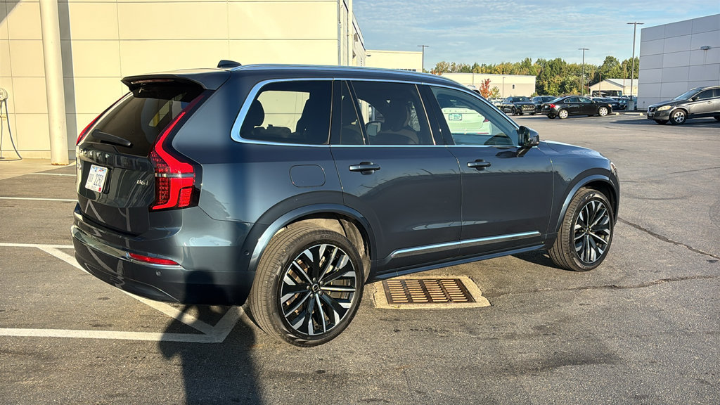 Certified 2026 Volvo XC90 B6 Plus AWD/4WD image 28